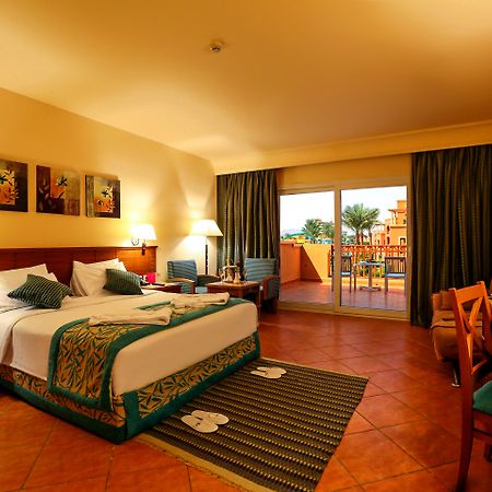 Charmillion Club Aquapark Sharm El Sheikk Exterior foto A room at the Hilton Sharm El Sheikh