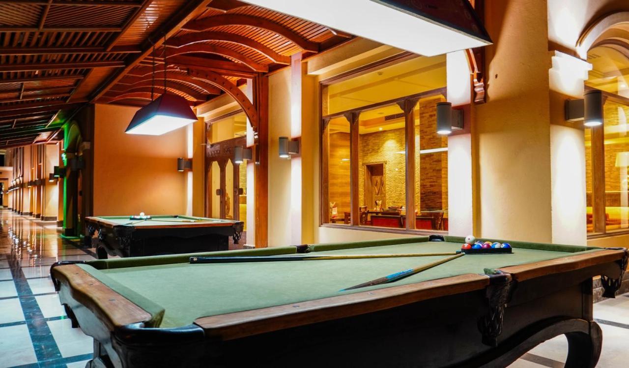 Charmillion Club Aquapark Sharm El Sheikk Exterior foto The pool table at the hotel