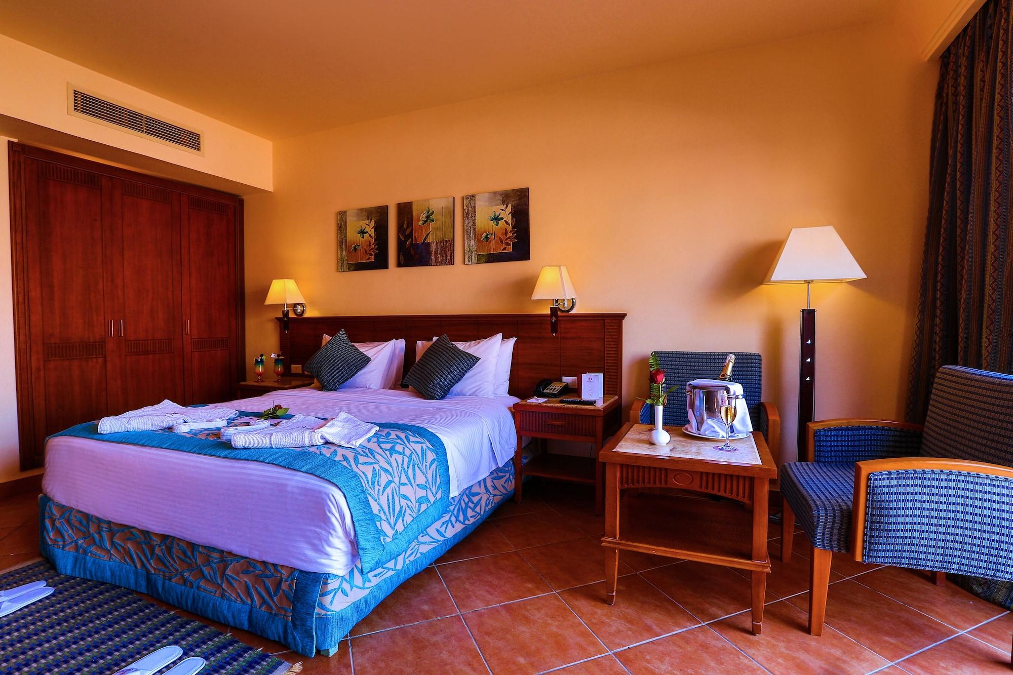 Charmillion Club Aquapark Sharm El Sheikk Exterior foto A room at the Hilton Sharm El Sheikh