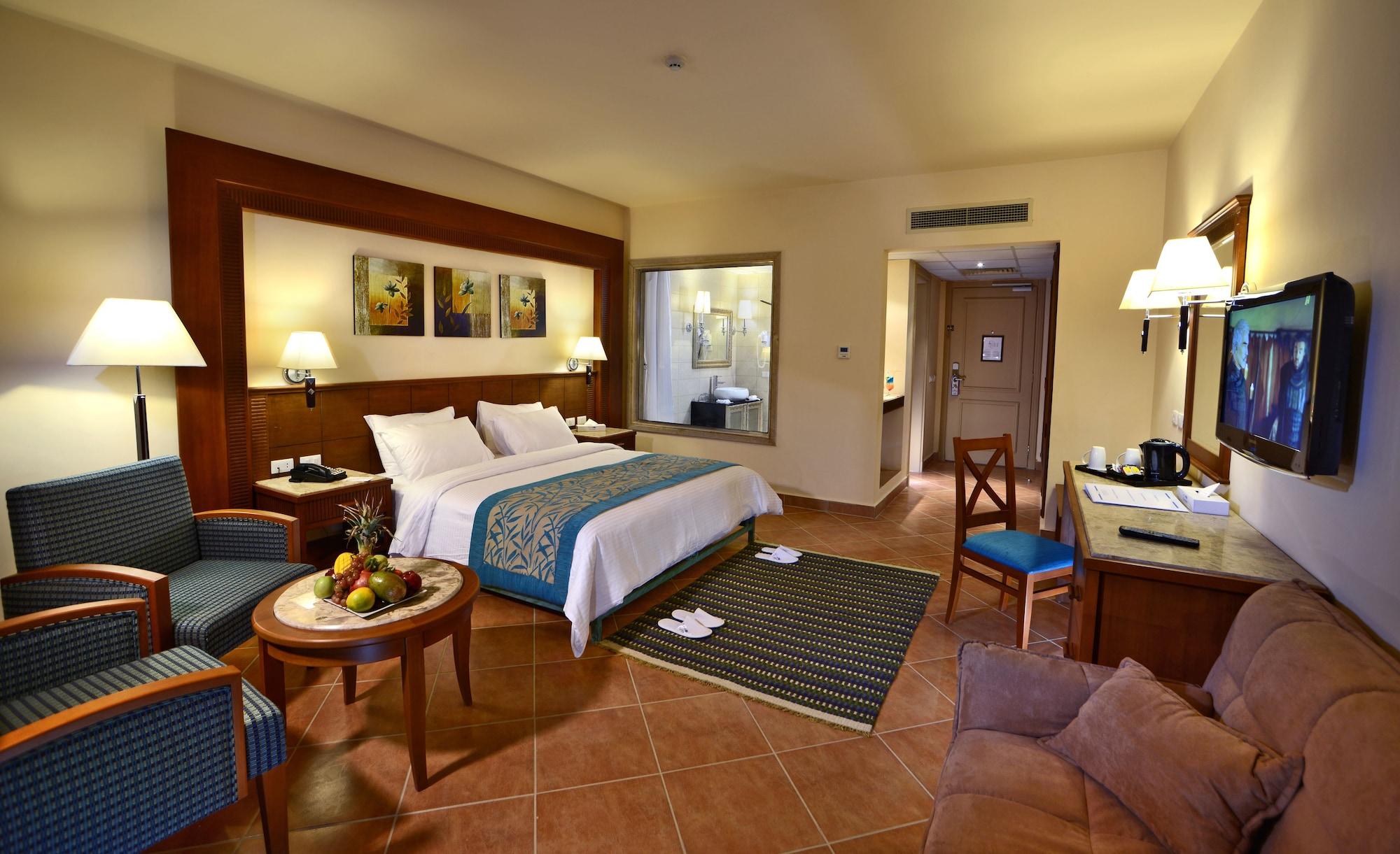 Charmillion Club Aquapark Sharm El Sheikk Exterior foto A room at the Hilton Sharm El Sheikh