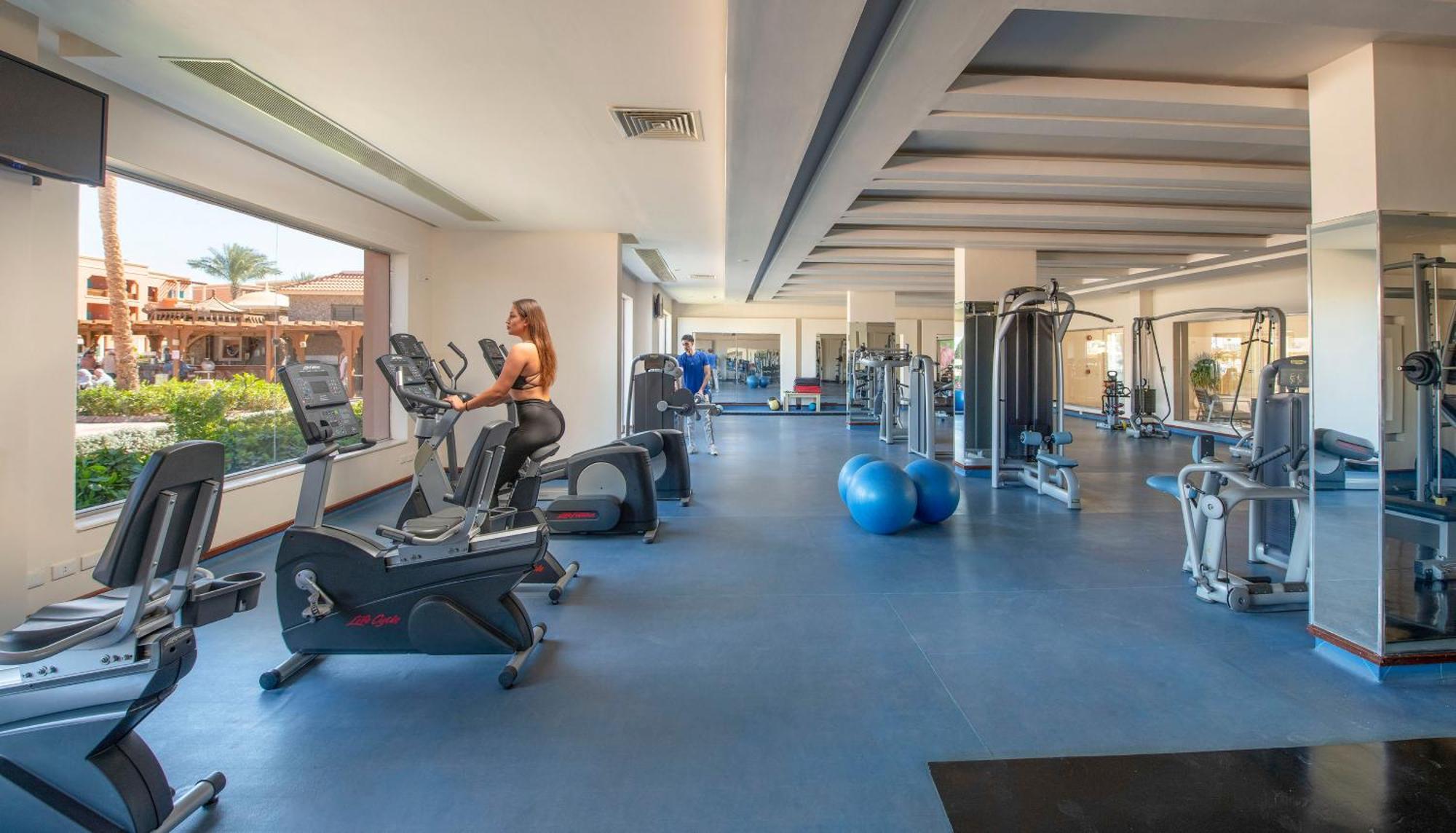 Charmillion Club Aquapark Sharm El Sheikk Exterior foto The gym at the hotel